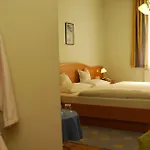 Emmaquelle ホテル 3*