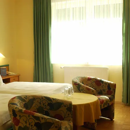 Emmaquelle Hotel 3*